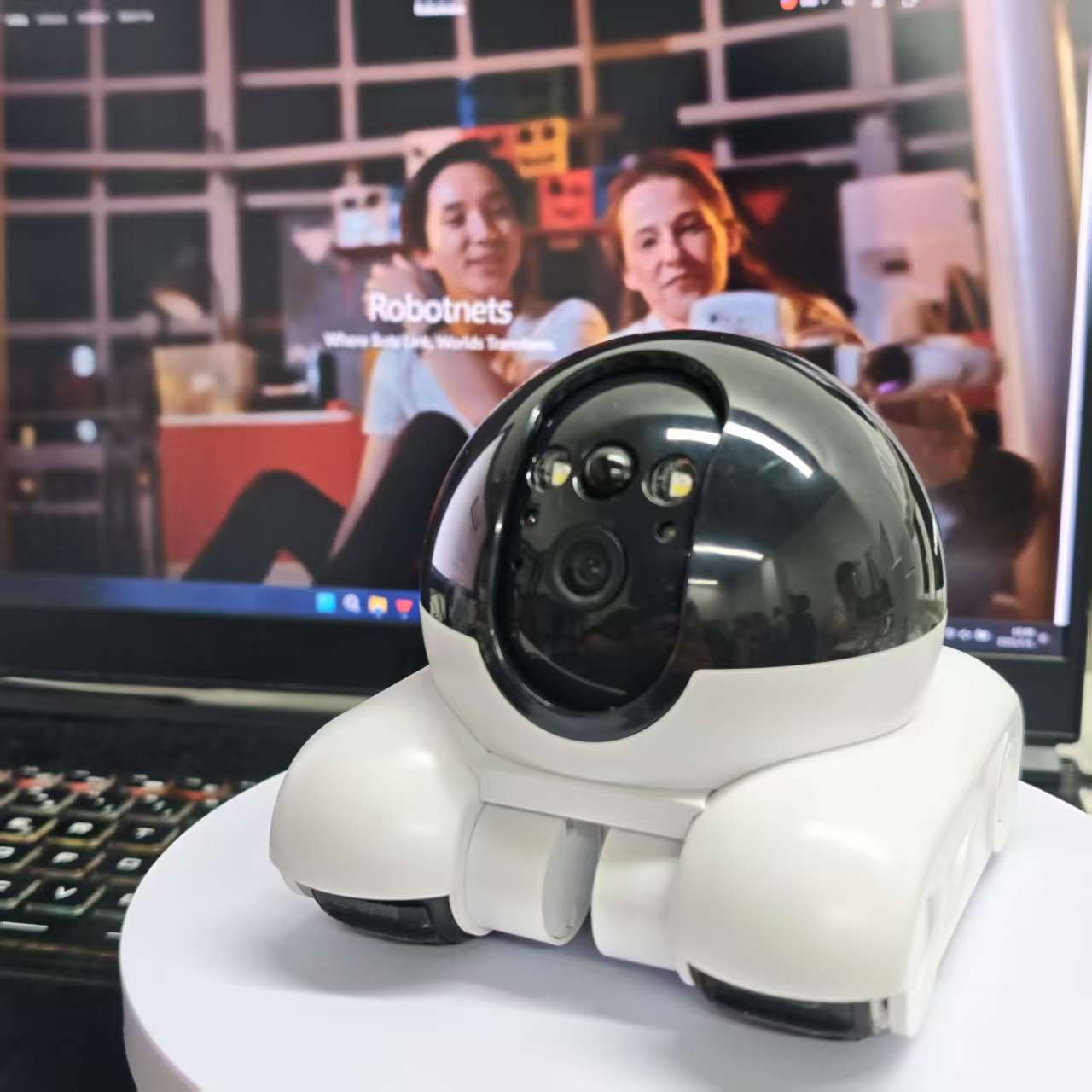 High-definition 2MP WIFI Camera Robot 360-degree Children's Pet Safety Camera Bidirectional Dialogue Automatic Tracking